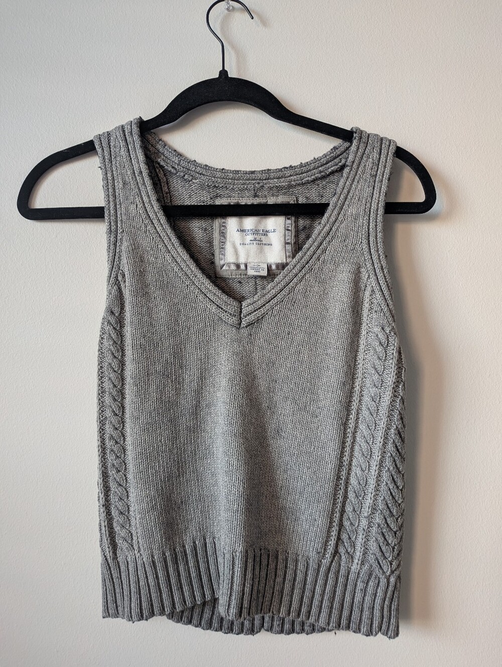 American Eagle Outfitters Light Gray Cable-Knit V-Neck Sweater Vest Academia